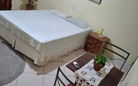 Suíte Cama Queen perto Centro Histórico e Praias
